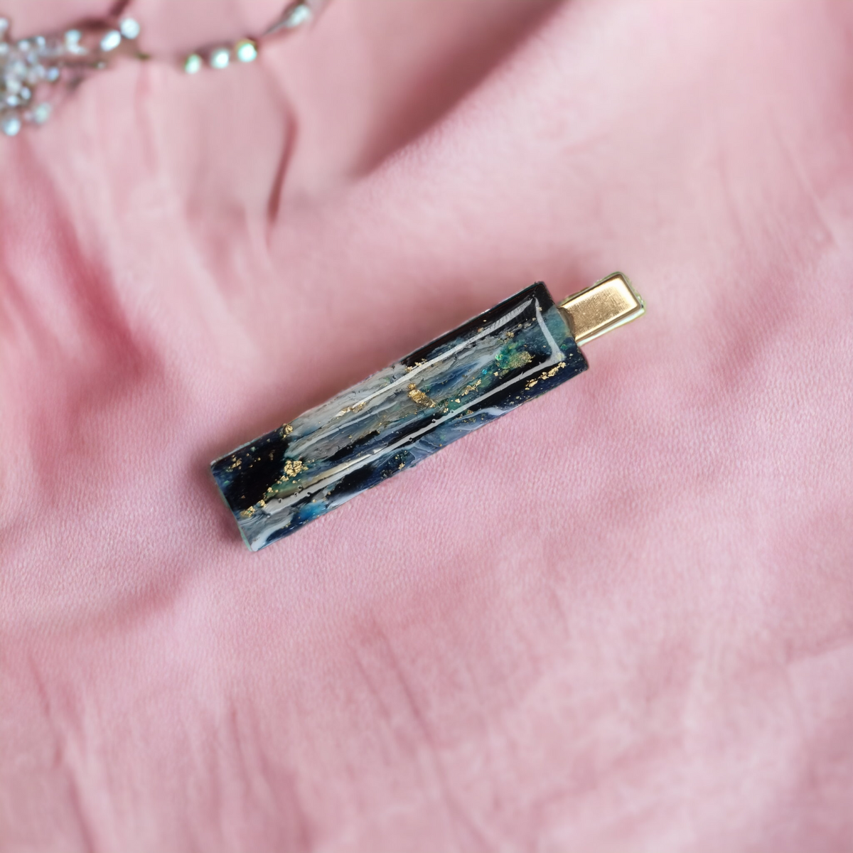 Small Crystal Effect Navy and Gold Hairclip