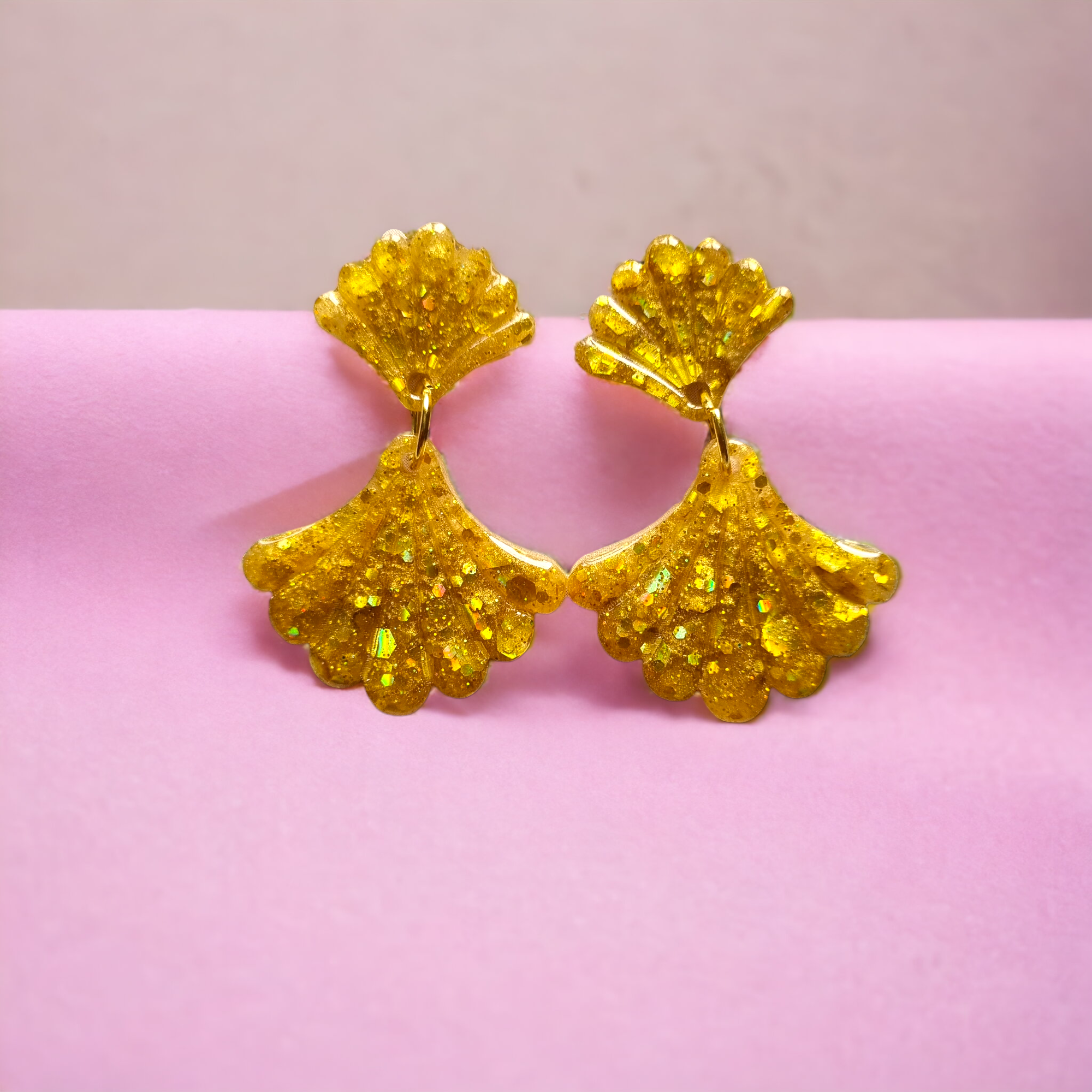 Art deco gold glitter earrings
