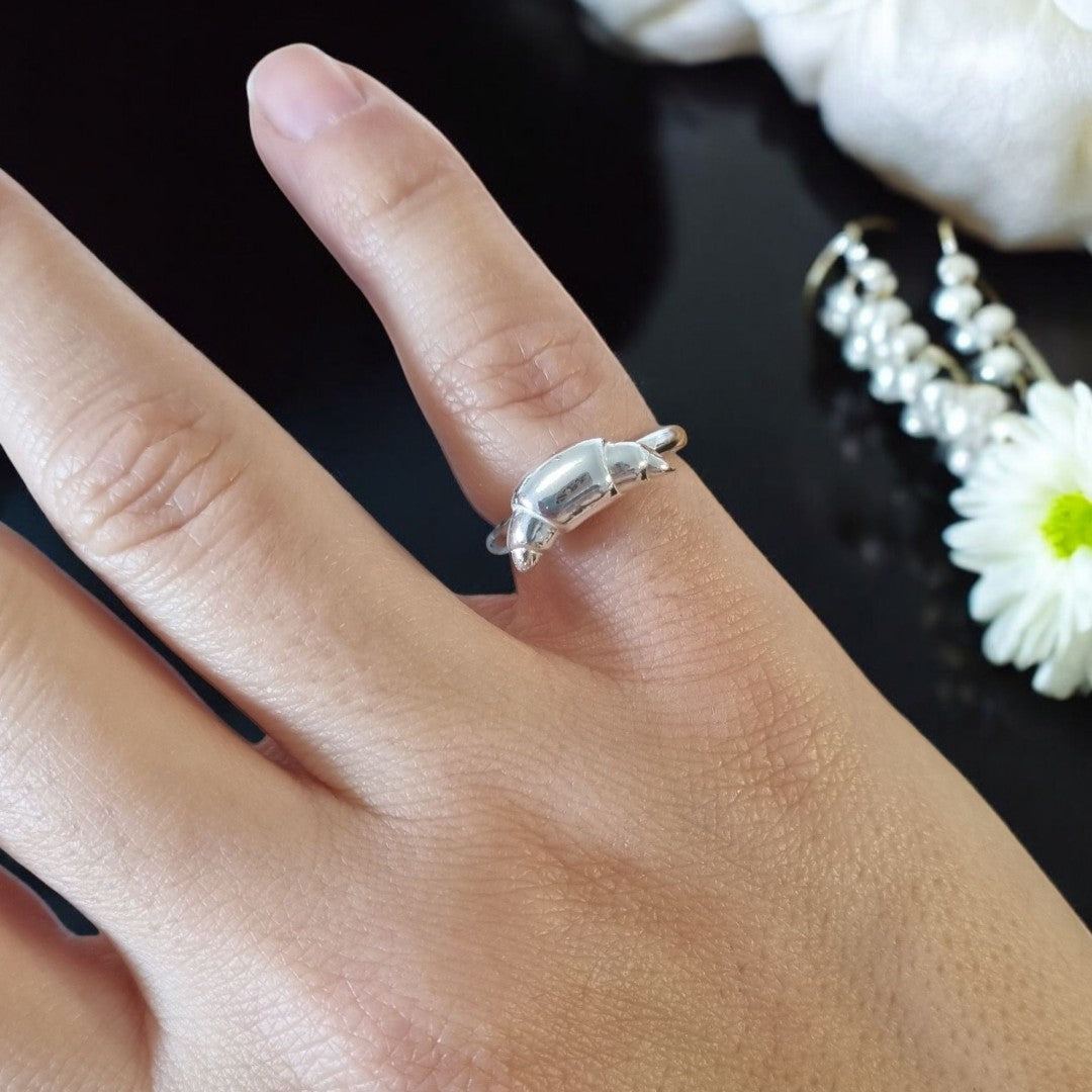 Dainty Croissant Ring