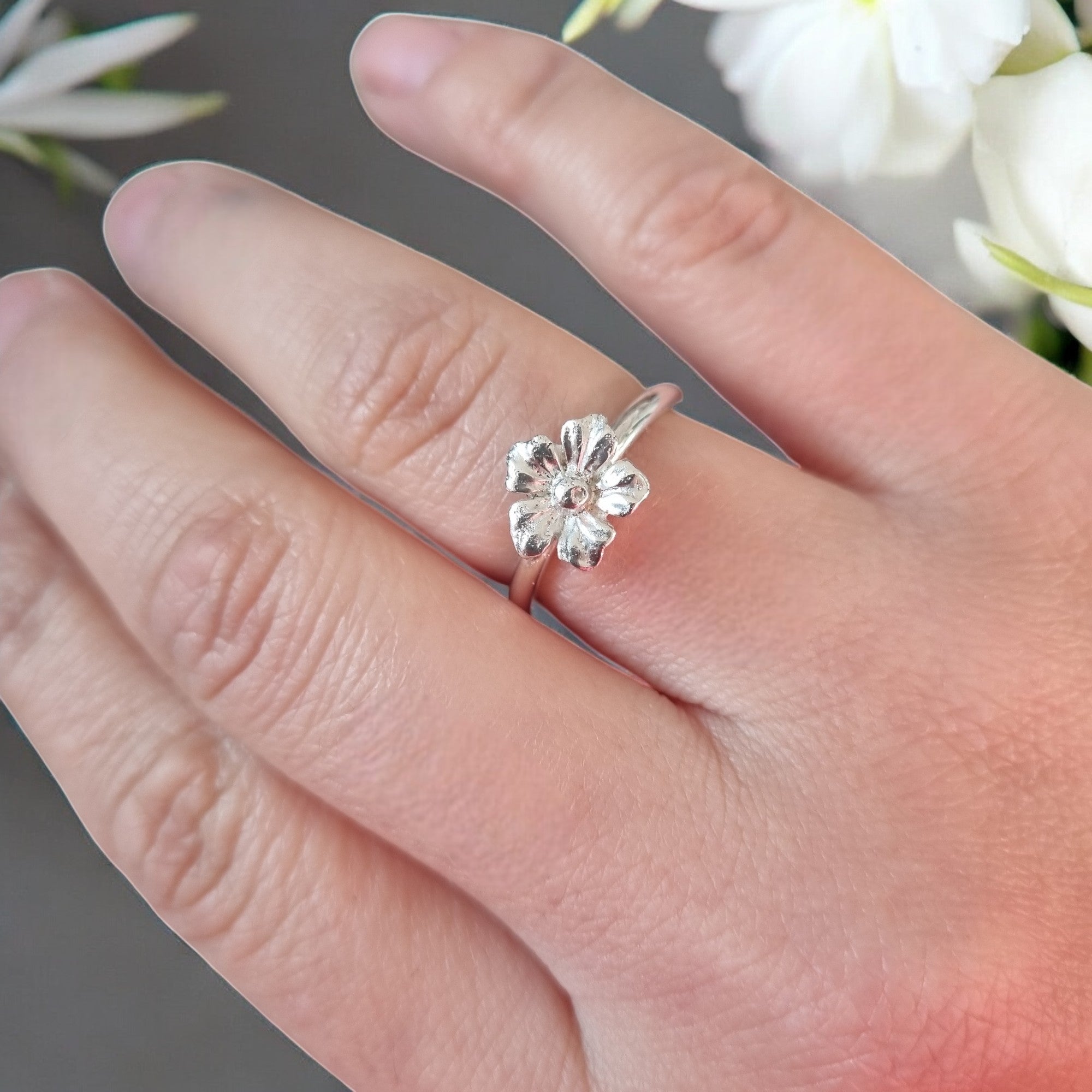 Dainty 3D Flower Ring